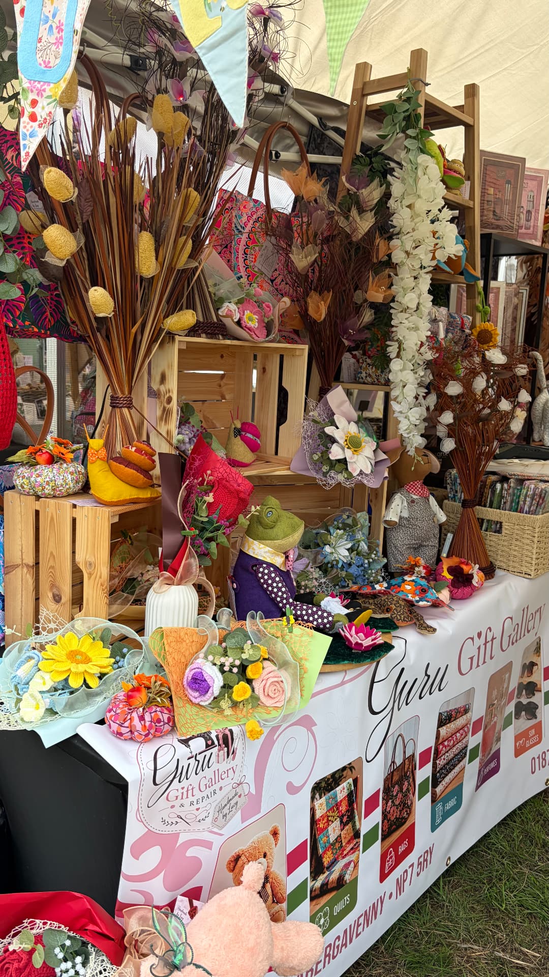 Handmade flowers & decorations