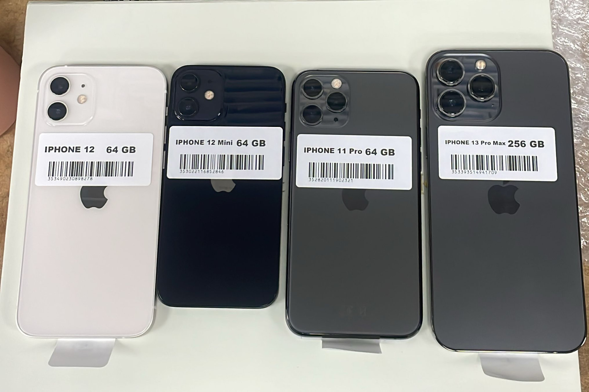 iPhone 12, 64GB (used)